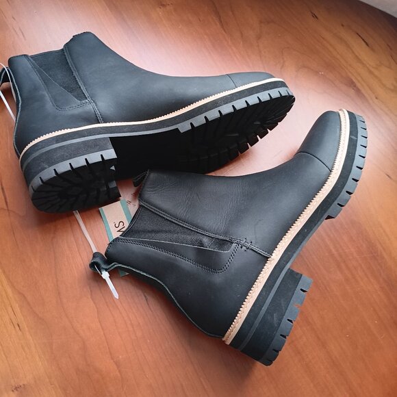 TOMS Women's NWT Waterproof Black Nubuck Leather Boots - Picture 2 of 5